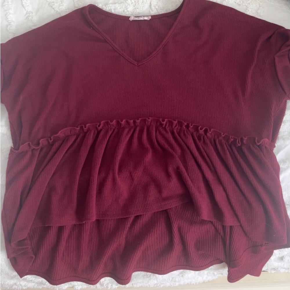 Charlotte Avery (Palmetto Moon) - Flowly Maroon T-shirt
